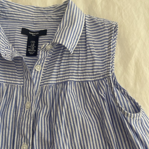 Gap sleeveless button up - Picture 4 of 4